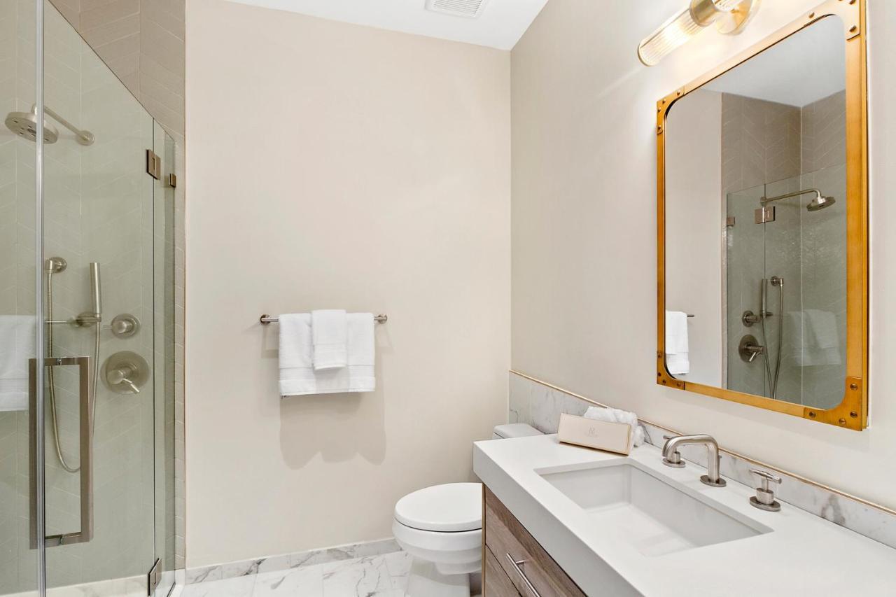 The Vanderbilt Hotel Suites Вестбери Экстерьер фото